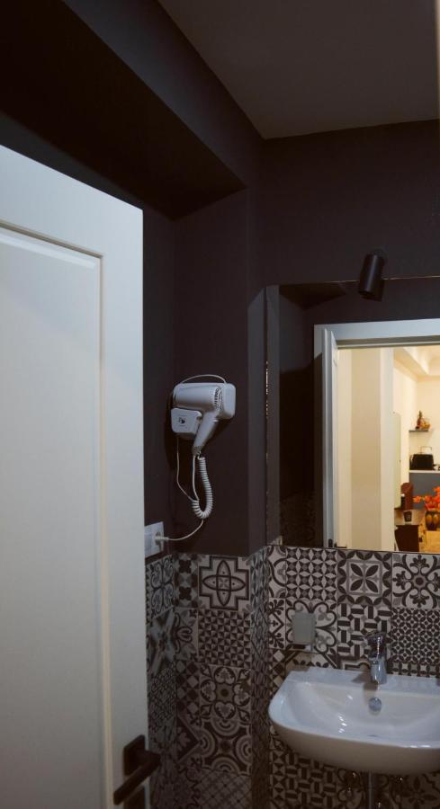 Apartment Near Pirimze Tbilisi Eksteriør bilde