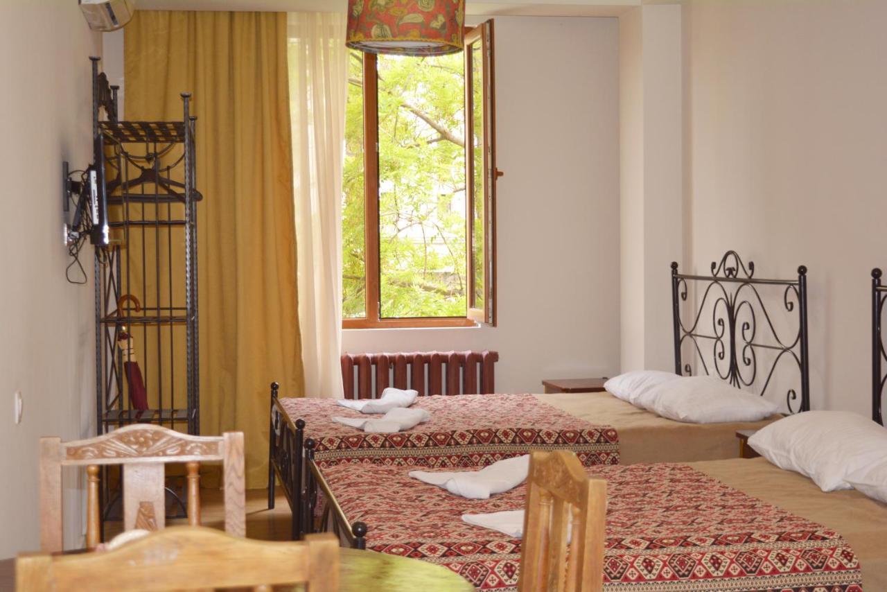 Apartment Near Pirimze Tbilisi Eksteriør bilde