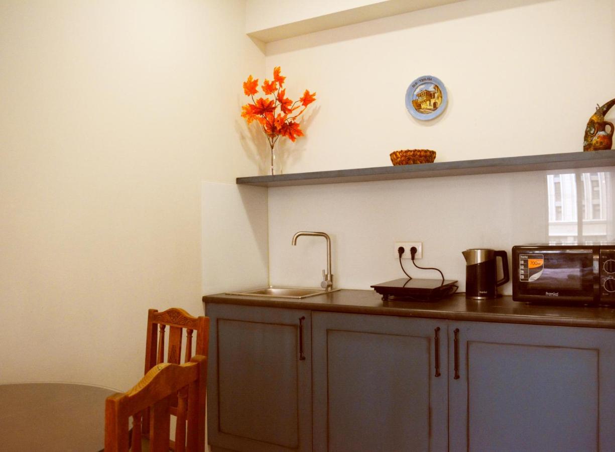 Apartment Near Pirimze Tbilisi Eksteriør bilde
